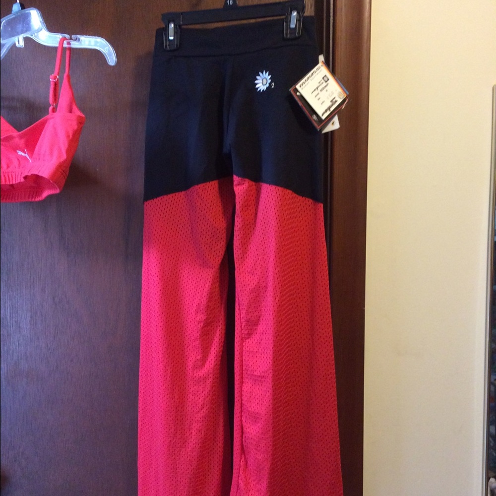 NWT Zumba Yoga pants retro look from 70’s vibe. Black and red color block. - Picture 6 of 13